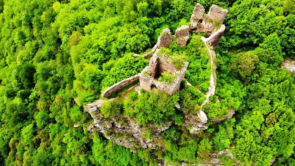 Cetatea Colț - Fortress în Râu de Mori, Cheile Râușorului